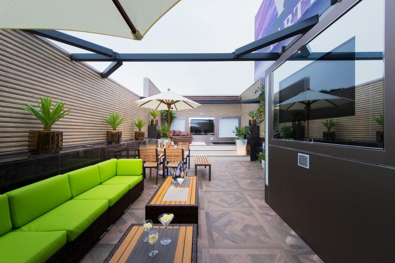 Hotel W-Party-W Group Hotels And Resorts- Καβαγκούτσι Εξωτερικό φωτογραφία